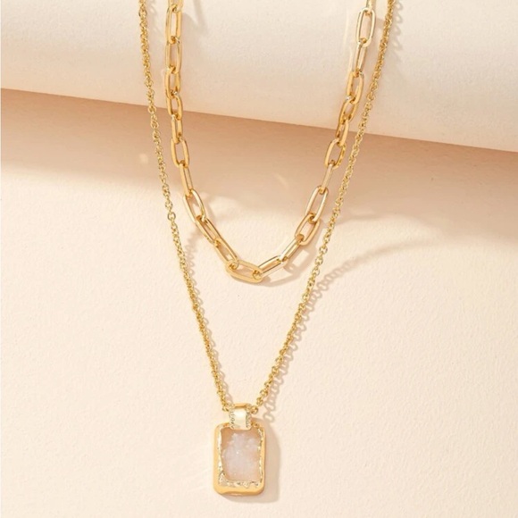 NWT Multi Layer White Crystal Stone Gold Paperclip Necklace - Picture 4 of 6